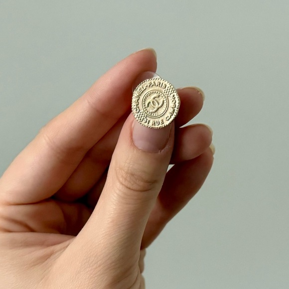 Chanel Circular CC Logo Arabic Collection Earrings - Picture 4 of 6